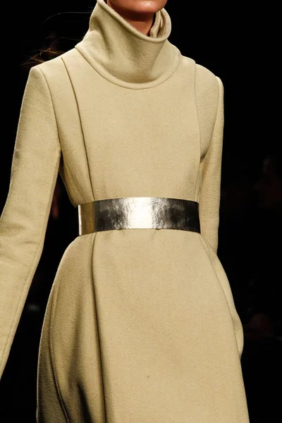 Look 19